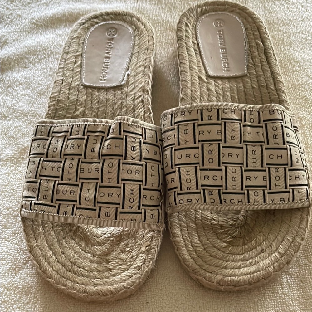 Tory Burch Woven Logo Slide Sandals in Cream